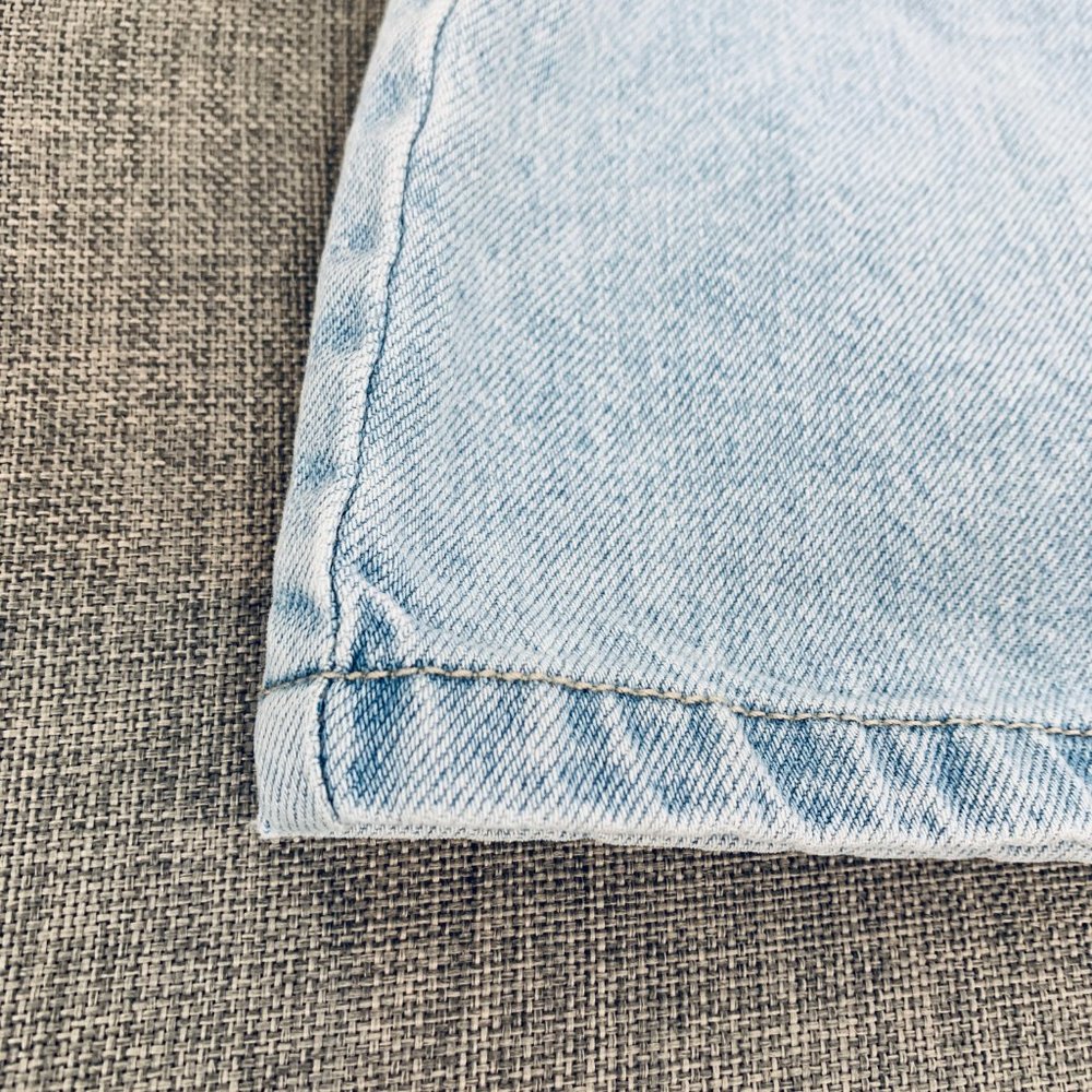 Forever 21 Acid Wash Denim Mini Skirt Small Pockets Casual Wear 100% Cotton - Picture 2 of 10